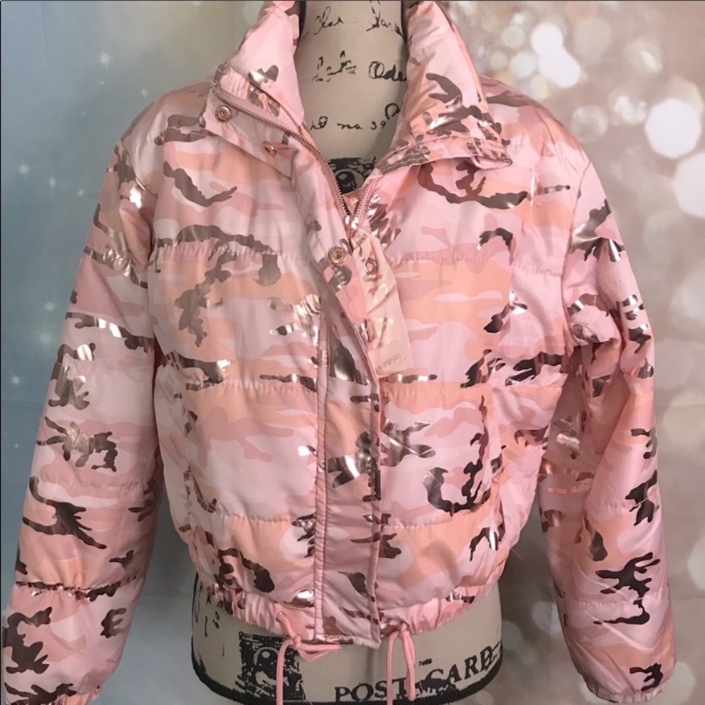 💞NWT ROSE GOLD CAMO COAT